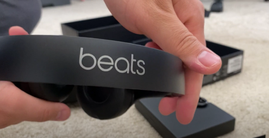 Beats Headphones Logo