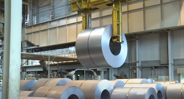 Pressing rolls of steel